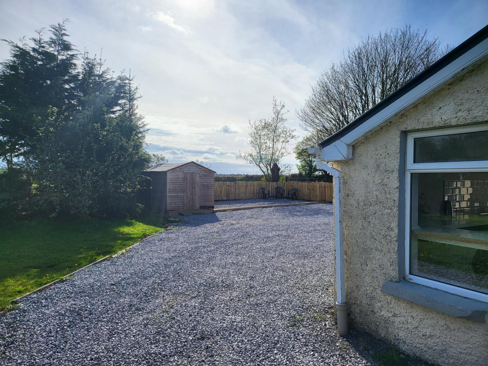 Peaceful Farm Cottage In Menlough Near Mountbellew, Ballinasloe, Athlone & Galway Exterior foto